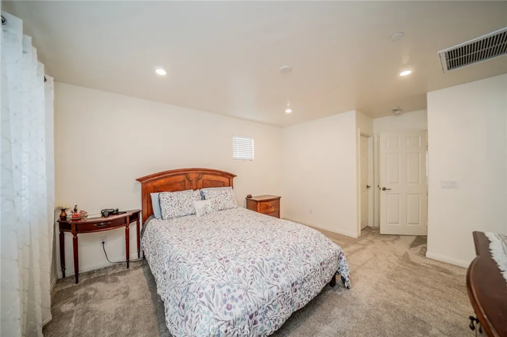 214 Bonita Lane Rialto, CA 92376