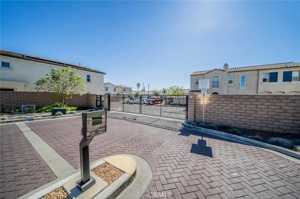 214 Bonita Lane Rialto, CA 92376