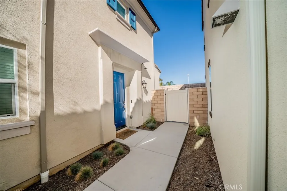 214 Bonita Lane Rialto, CA 92376