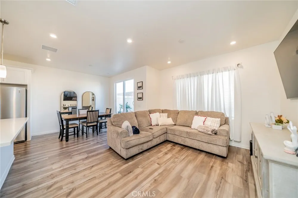 214 Bonita Lane Rialto, CA 92376