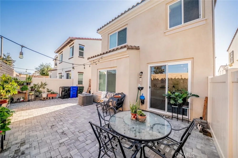 214 Bonita Lane Rialto, CA 92376