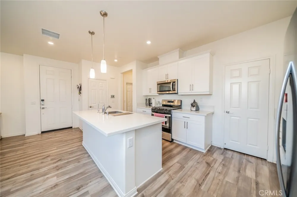 214 Bonita Lane Rialto, CA 92376
