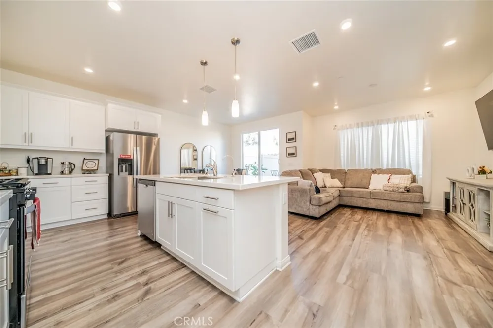 214 Bonita Lane Rialto, CA 92376