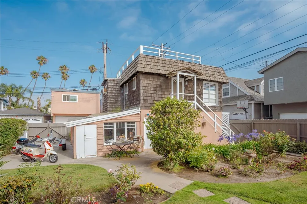 114 5th Seal Beach, CA 90740