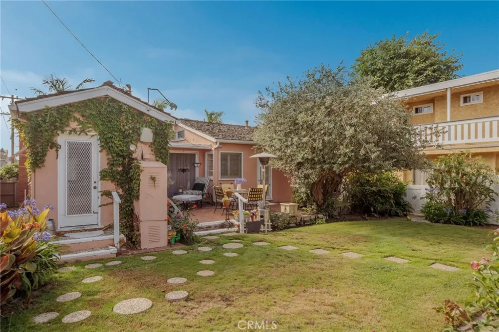 114 5th Seal Beach, CA 90740