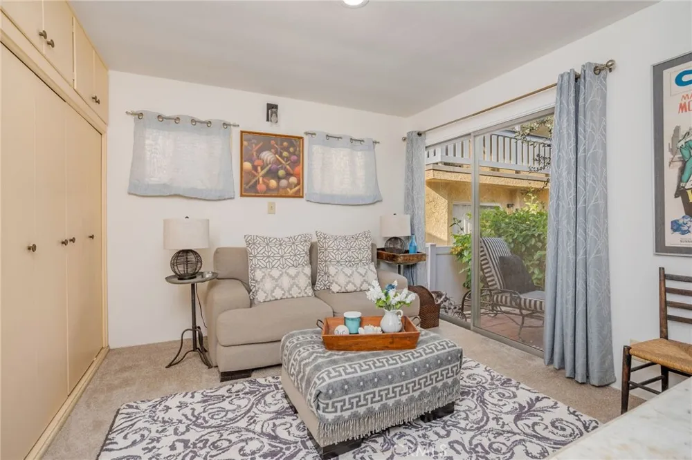 114 5th Seal Beach, CA 90740