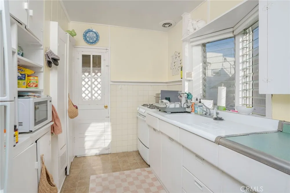 114 5th Seal Beach, CA 90740