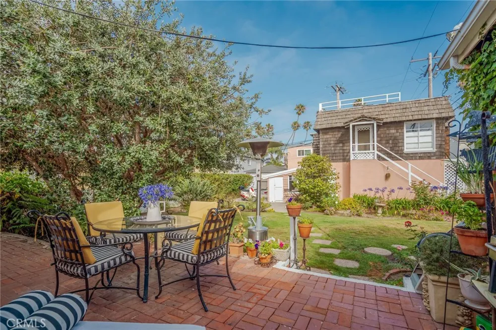 114 5th Seal Beach, CA 90740