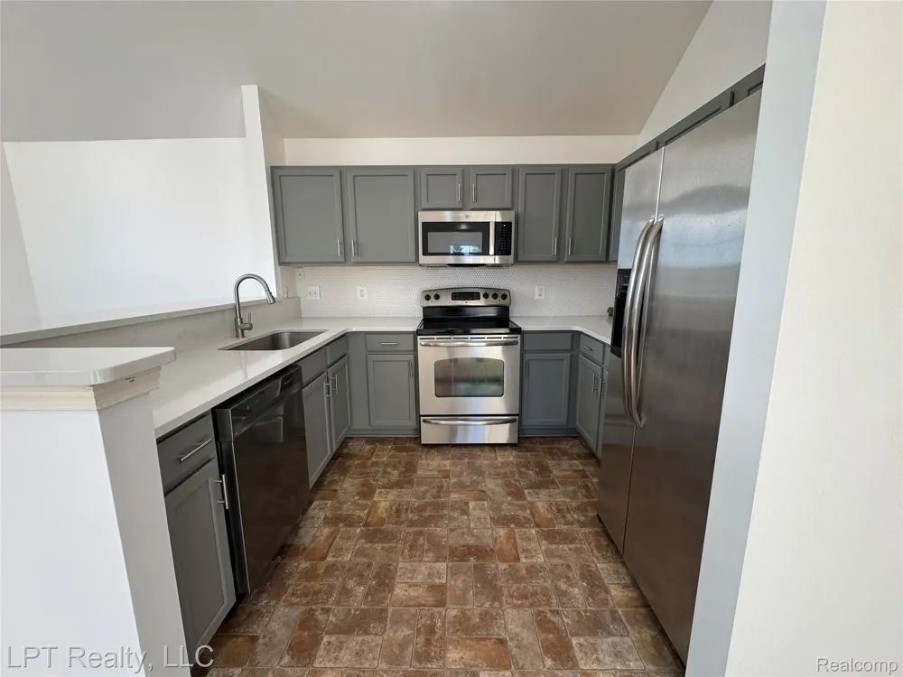 623 Worthington Drive Lansing City, MI 48906