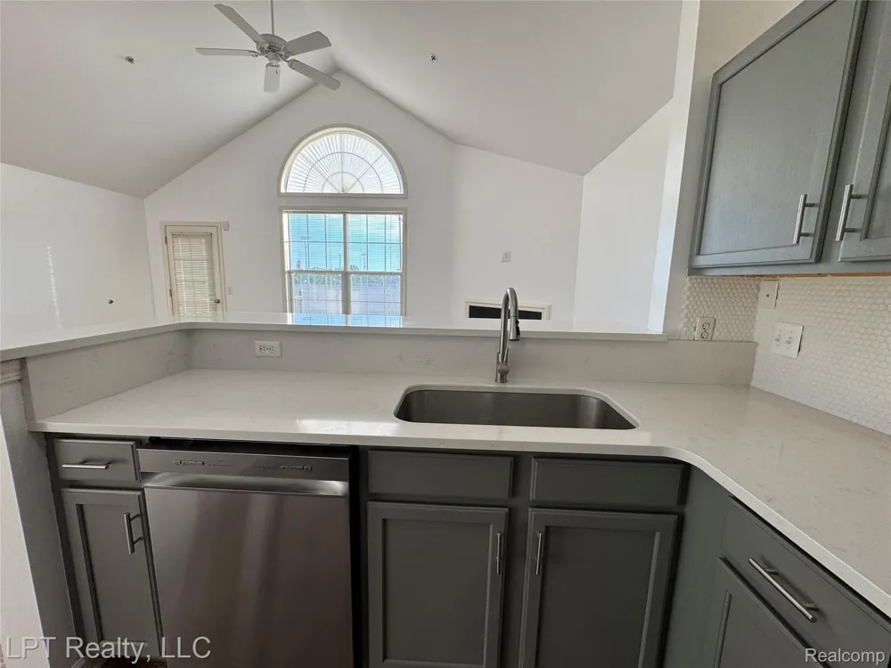 623 Worthington Drive Lansing City, MI 48906
