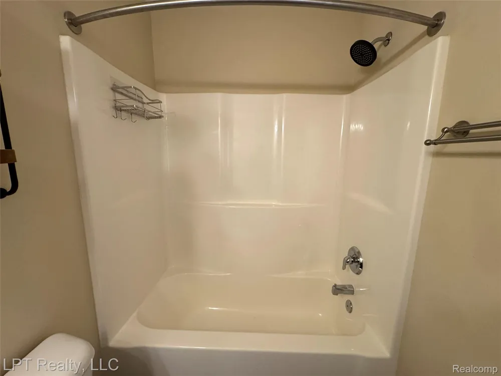 623 Worthington Drive Lansing City, MI 48906