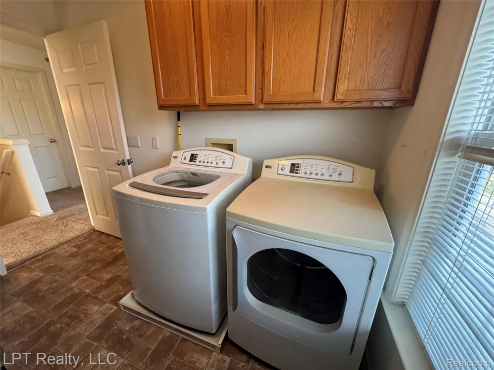 623 Worthington Drive Lansing City, MI 48906