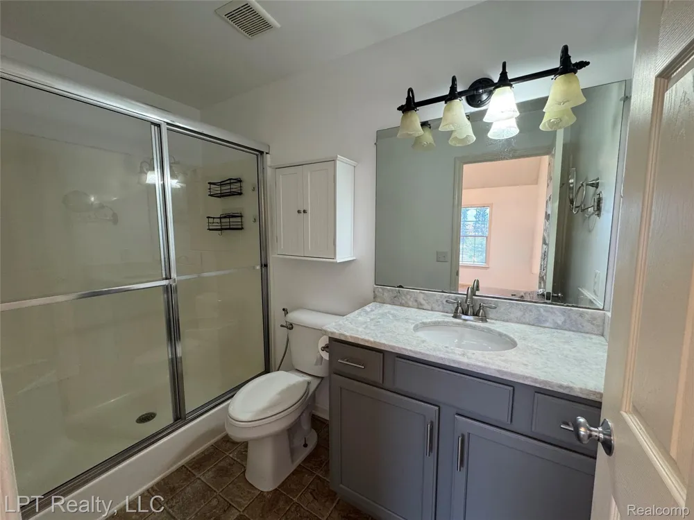 623 Worthington Drive Lansing City, MI 48906