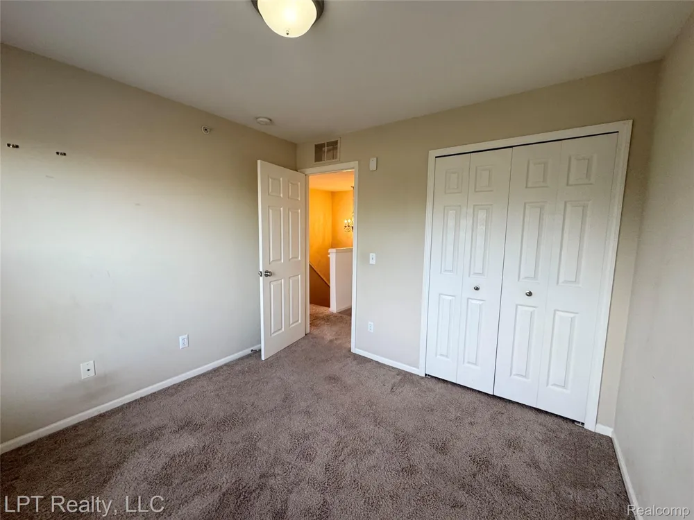 623 Worthington Drive Lansing City, MI 48906