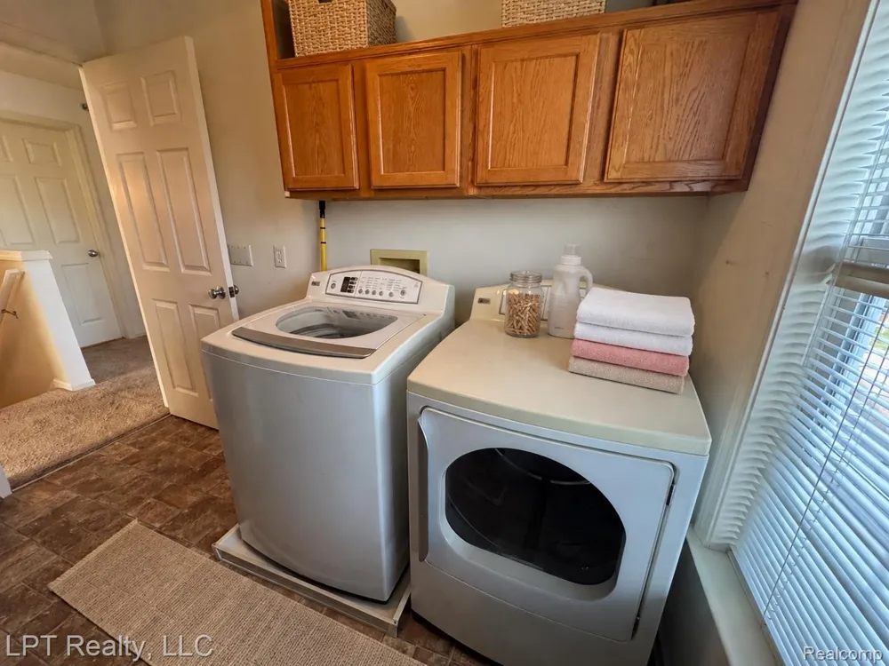 623 Worthington Drive Lansing City, MI 48906