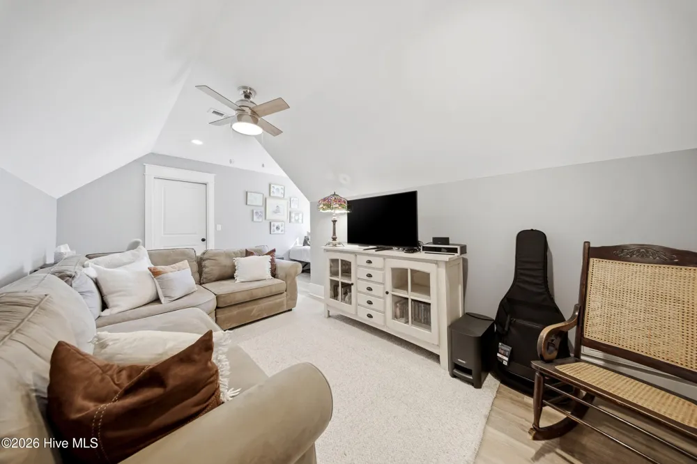 331 Spicer Lake Drive Holly Ridge, NC 28445