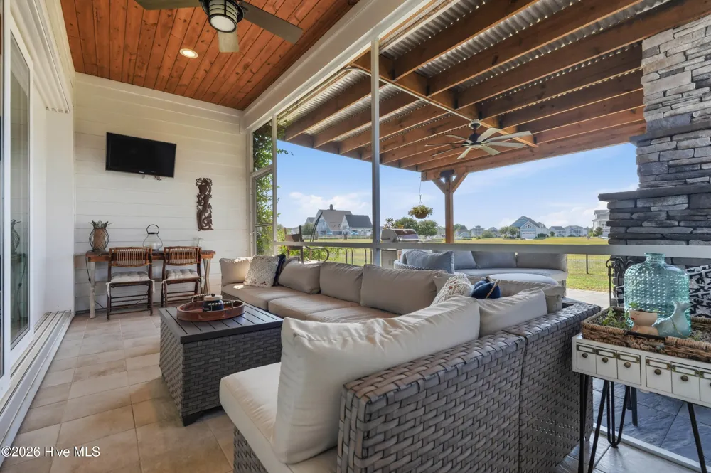 331 Spicer Lake Drive Holly Ridge, NC 28445