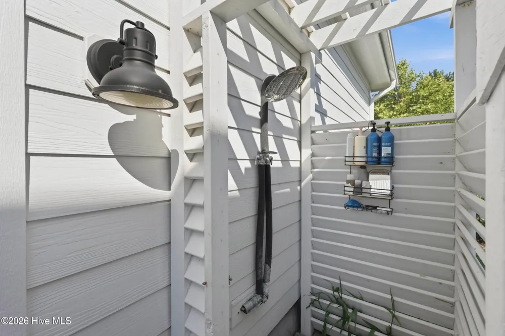 331 Spicer Lake Drive Holly Ridge, NC 28445