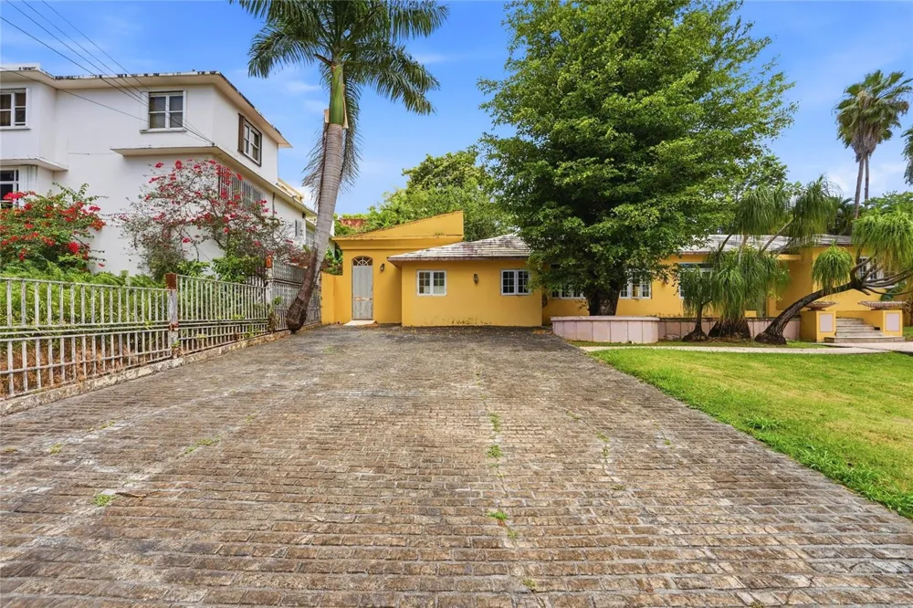 2 CALLE J Guaynabo, PR 00966