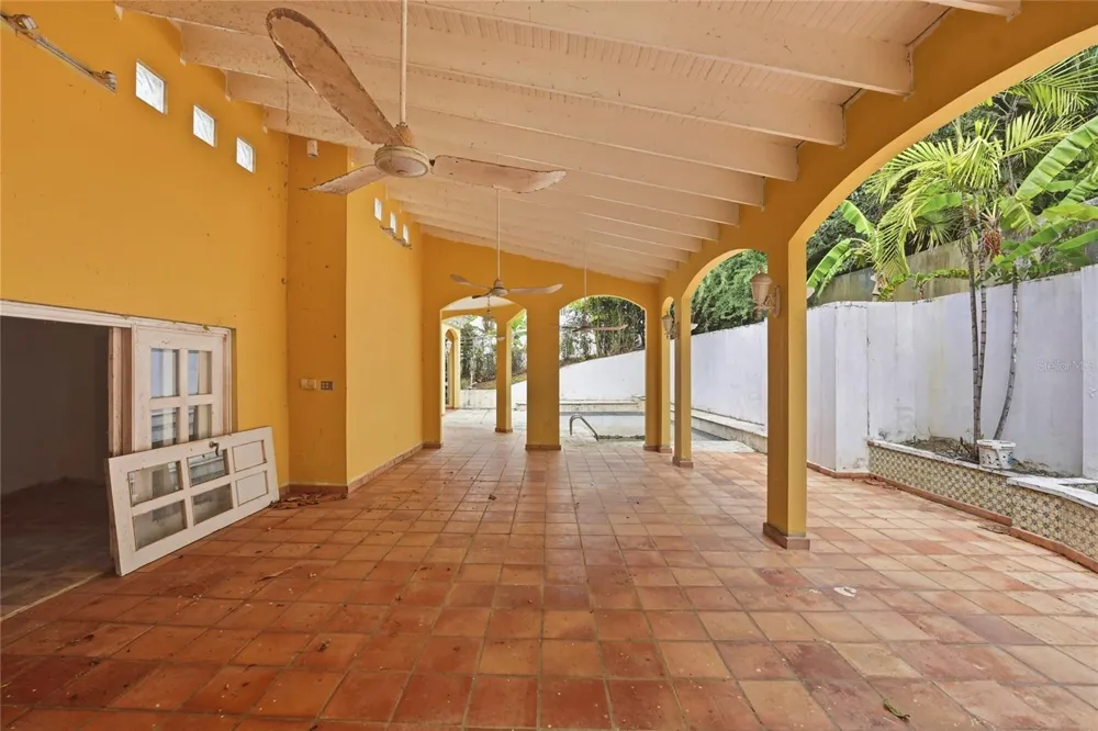 2 CALLE J Guaynabo, PR 00966