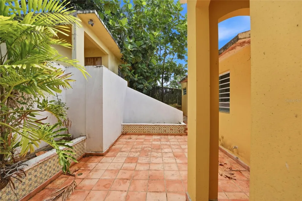 2 CALLE J Guaynabo, PR 00966