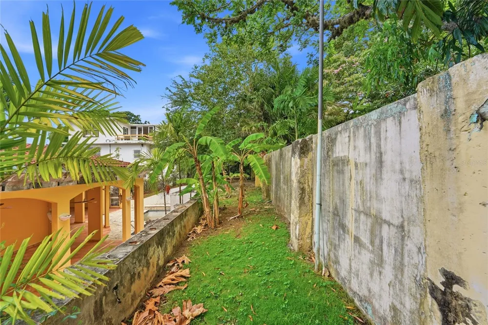 2 CALLE J Guaynabo, PR 00966