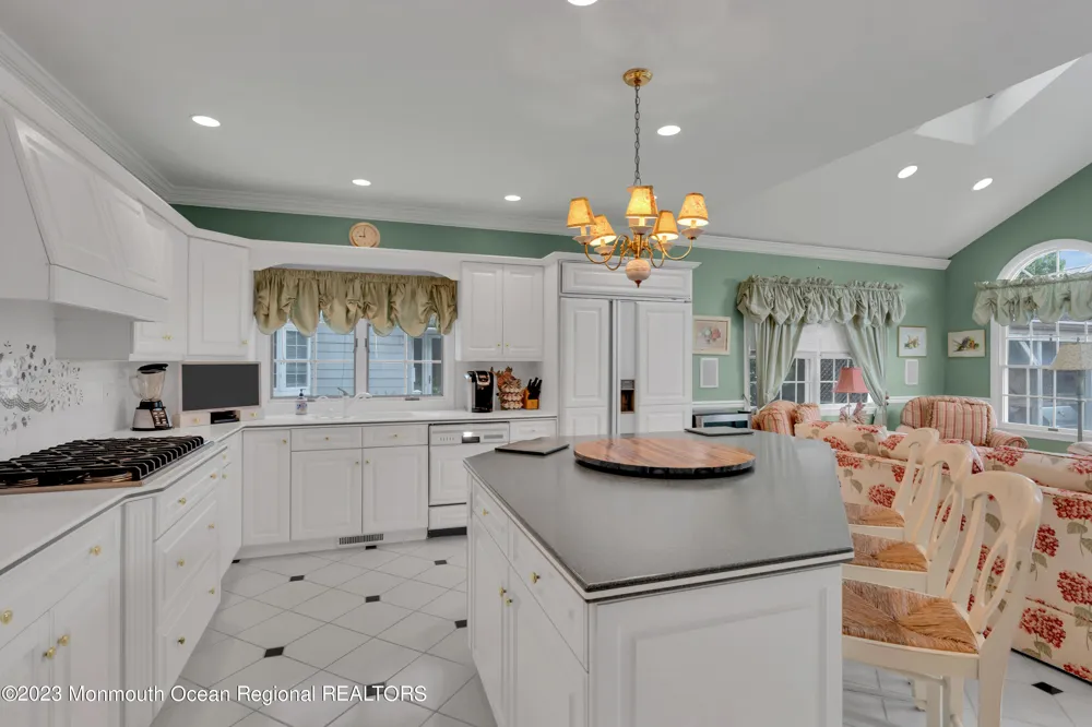 5 New York Boulevard Sea Girt, NJ 08750