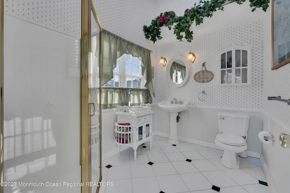 5 New York Boulevard Sea Girt, NJ 08750