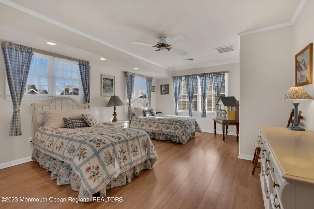 5 New York Boulevard Sea Girt, NJ 08750