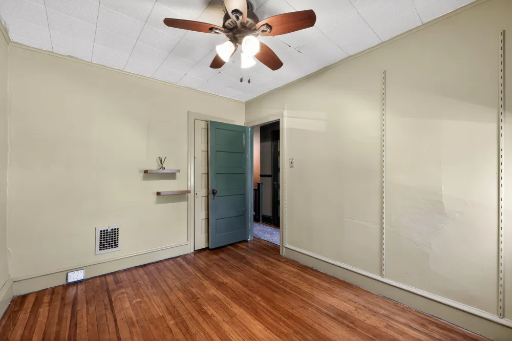 3840 DENNISON AVENUE Drexel Hill, PA 19026