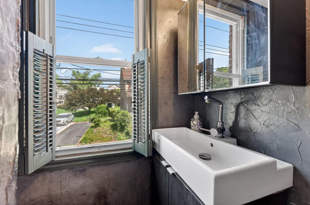 3840 DENNISON AVENUE Drexel Hill, PA 19026