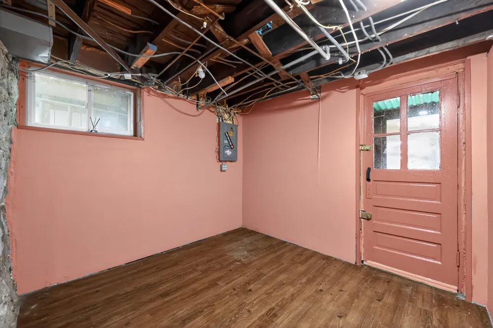 3840 DENNISON AVENUE Drexel Hill, PA 19026