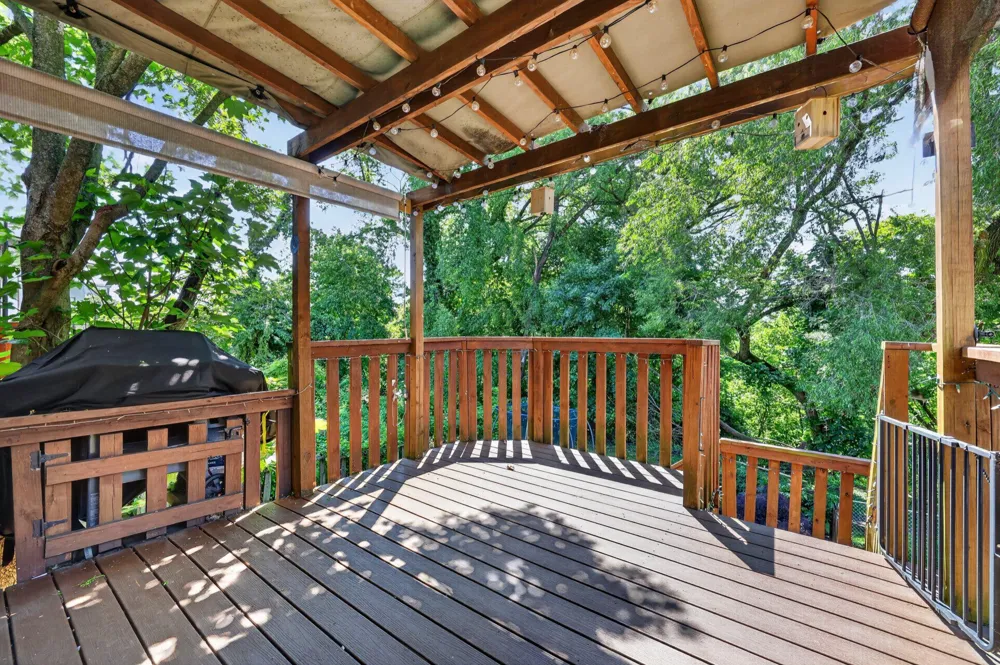 3840 DENNISON AVENUE Drexel Hill, PA 19026