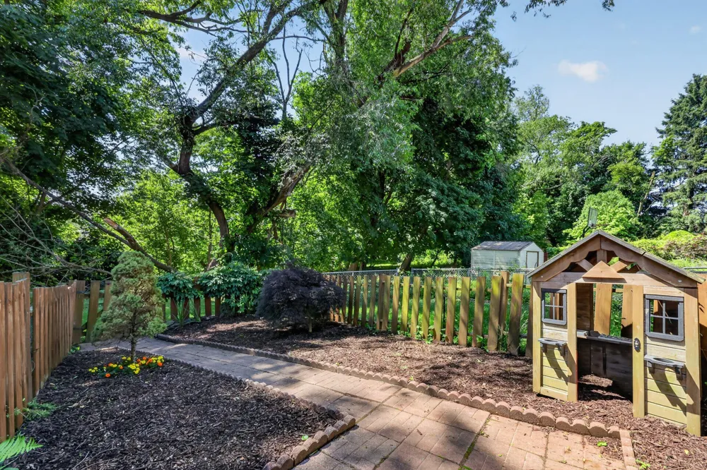 3840 DENNISON AVENUE Drexel Hill, PA 19026