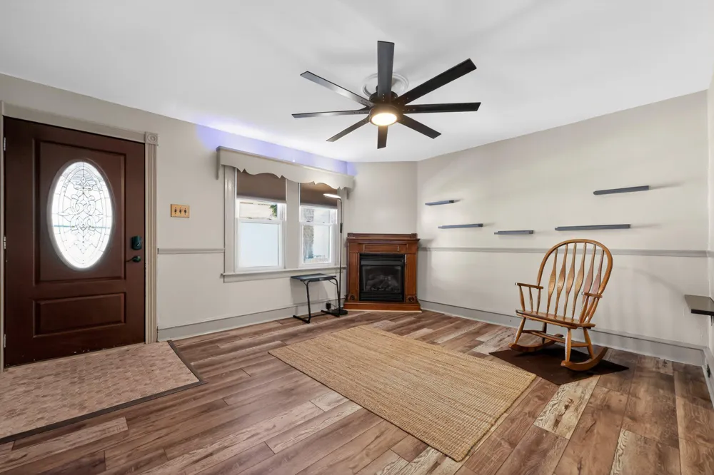 3840 DENNISON AVENUE Drexel Hill, PA 19026