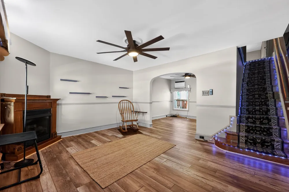 3840 DENNISON AVENUE Drexel Hill, PA 19026