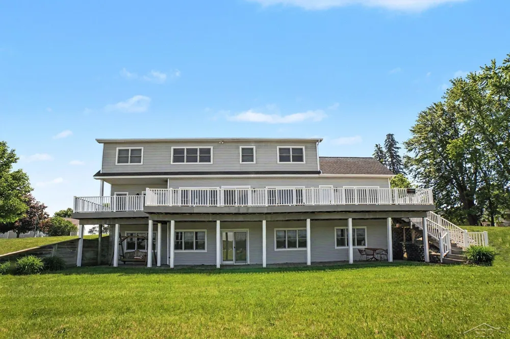 5814 M-30 ROAD Tobacco Township, MI 48612