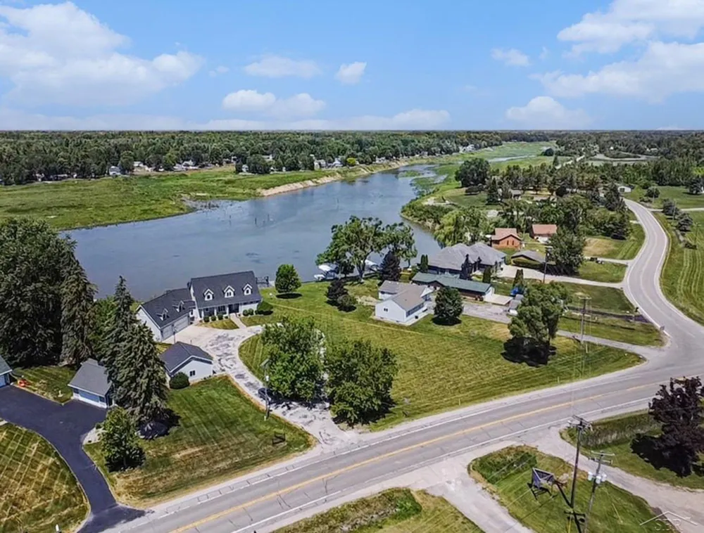 5814 M-30 ROAD Tobacco Township, MI 48612