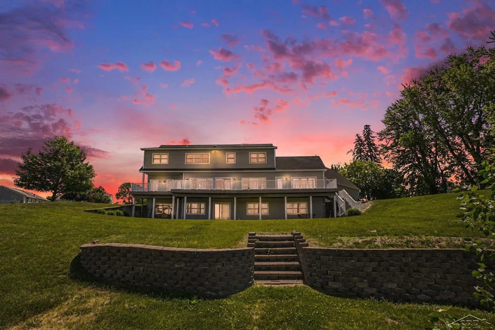 5814 M-30 ROAD Tobacco Township, MI 48612