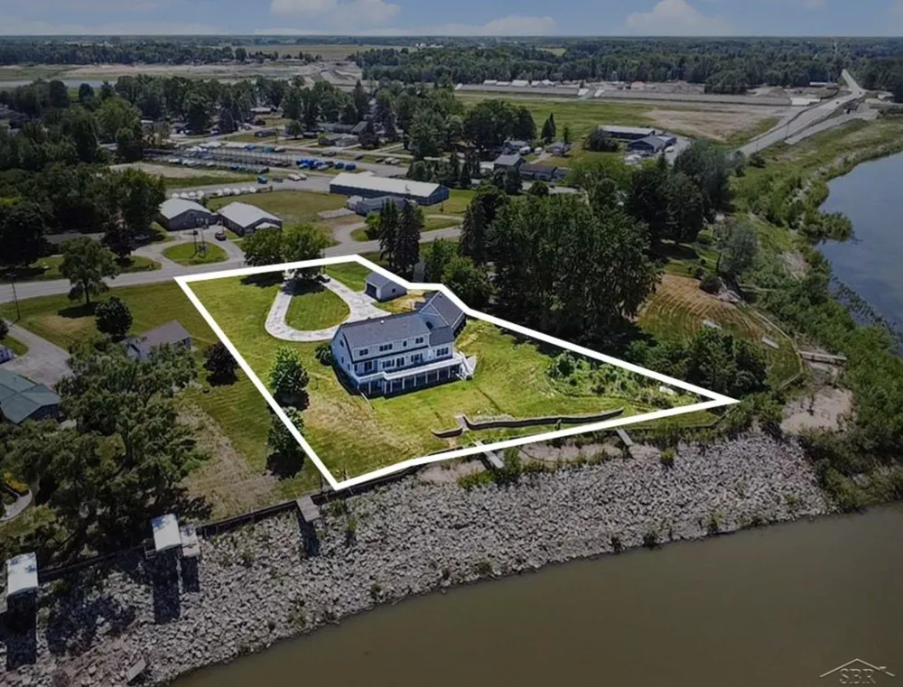 5814 M-30 ROAD Tobacco Township, MI 48612