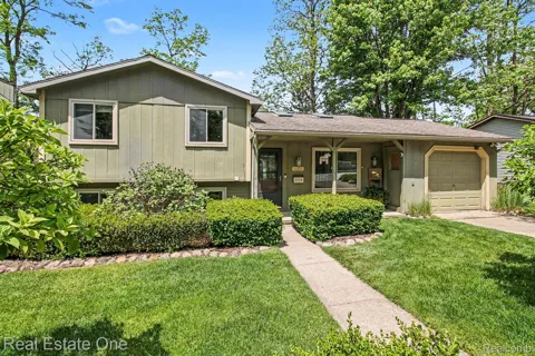 520 W Huron Street