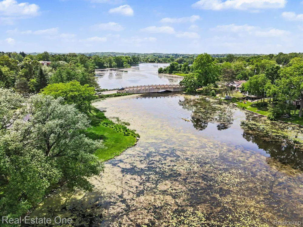 520 W Huron Street Milford Village, MI 48381