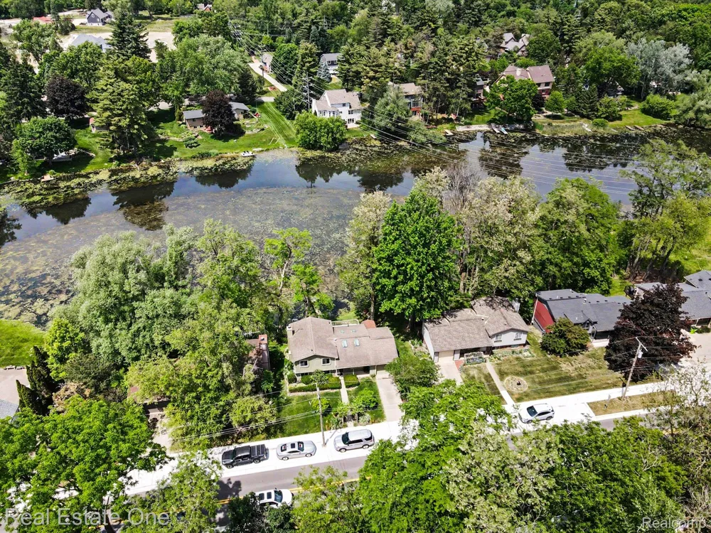 520 W Huron Street Milford Village, MI 48381