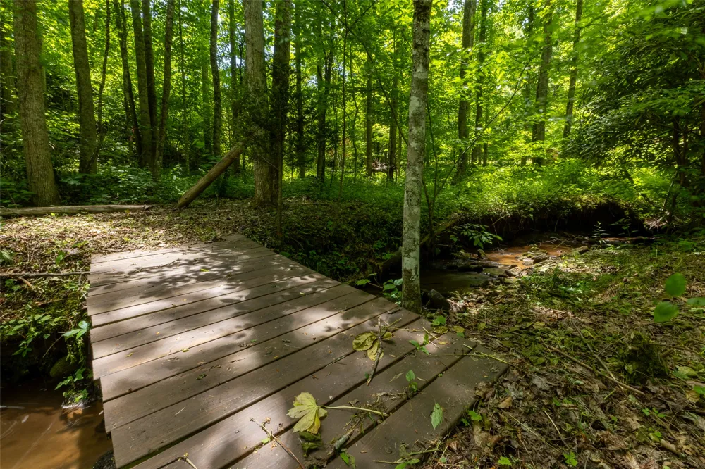2530 Pilot Knob Road Glenville, NC 28736