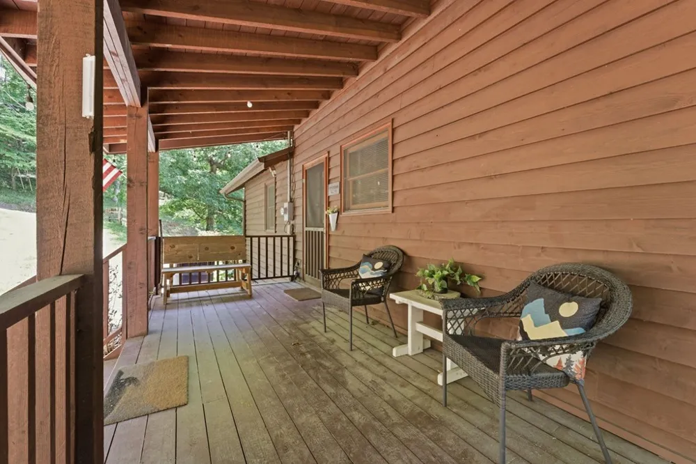 N Rhododendron Almond, NC 28702