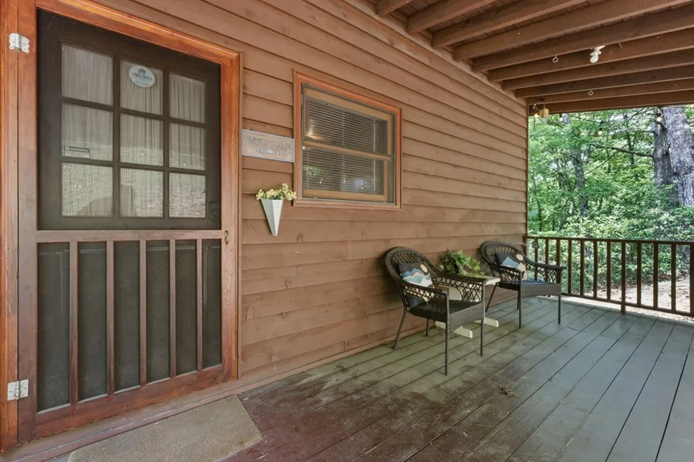 N Rhododendron Almond, NC 28702