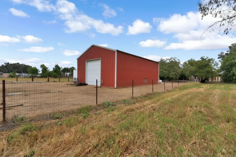 2153 Michelle Sanger, CA 93657