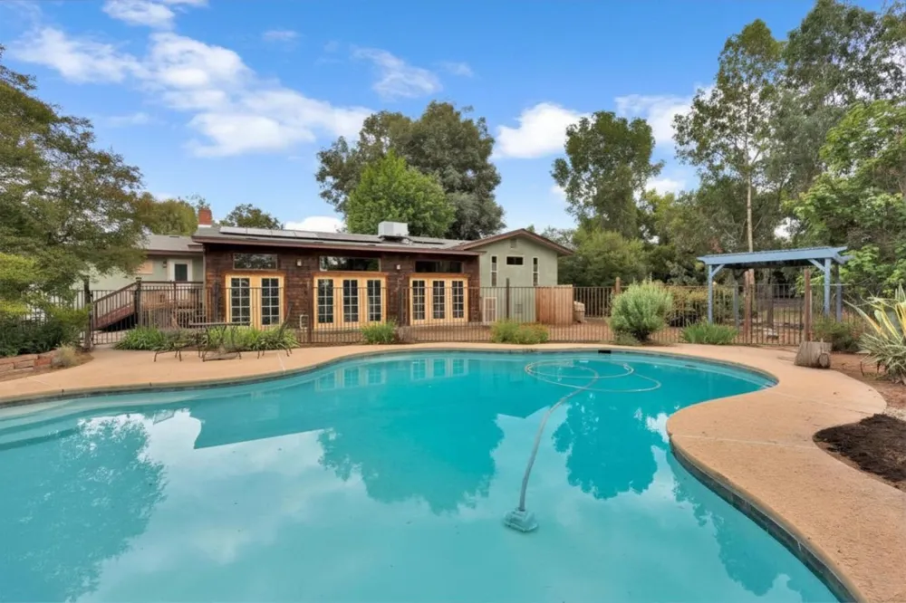 2153 Michelle Sanger, CA 93657