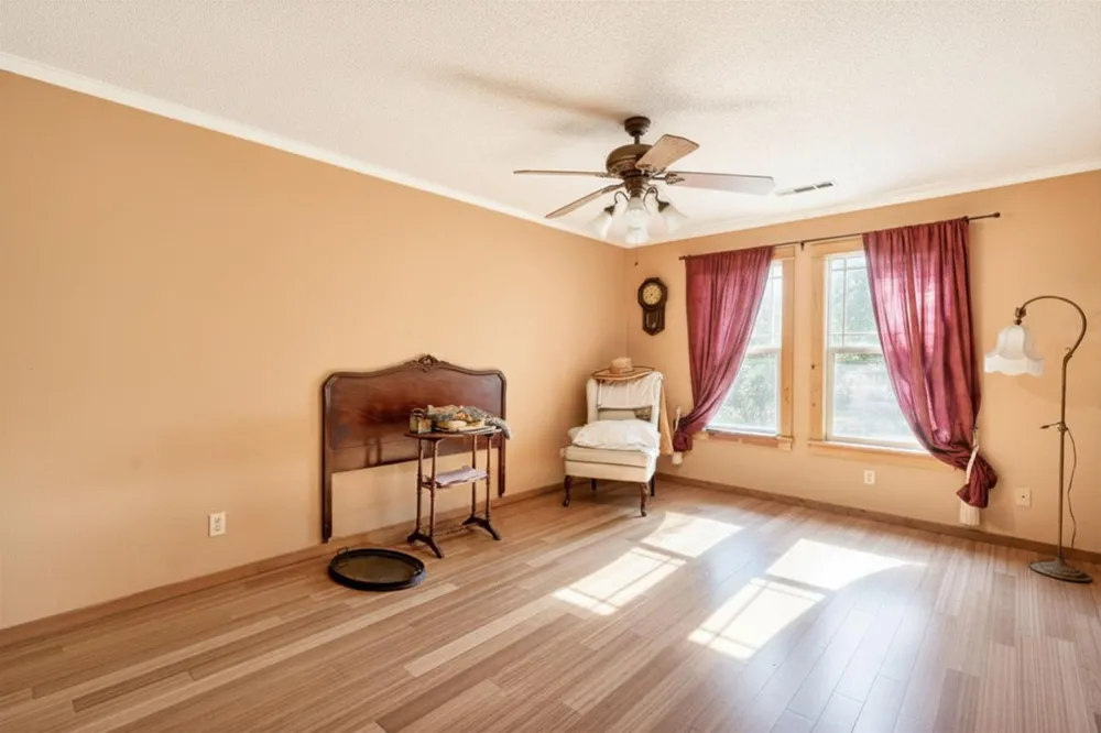 2153 Michelle Sanger, CA 93657