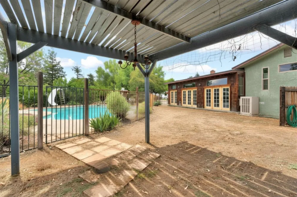 2153 Michelle Sanger, CA 93657